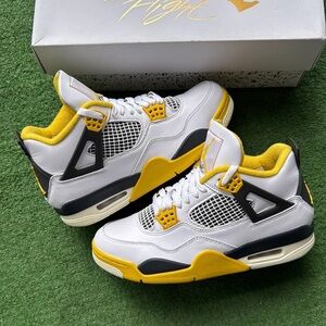 Sz Various Wmns Air Jordan 4 Retro Vivid Sulfur W In-hand Ships Today